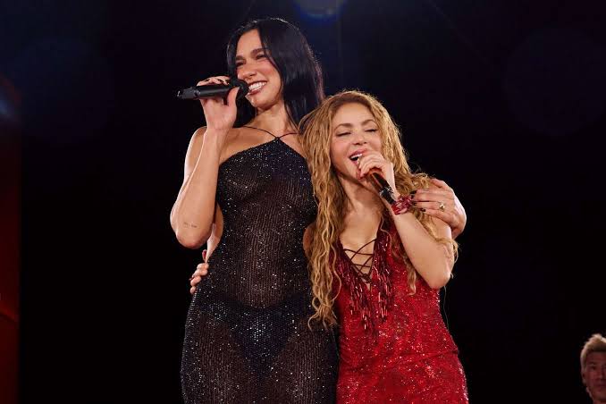 Dua Lipa Surprises Shakira in Madrid for an Emotional “Antología” Duet